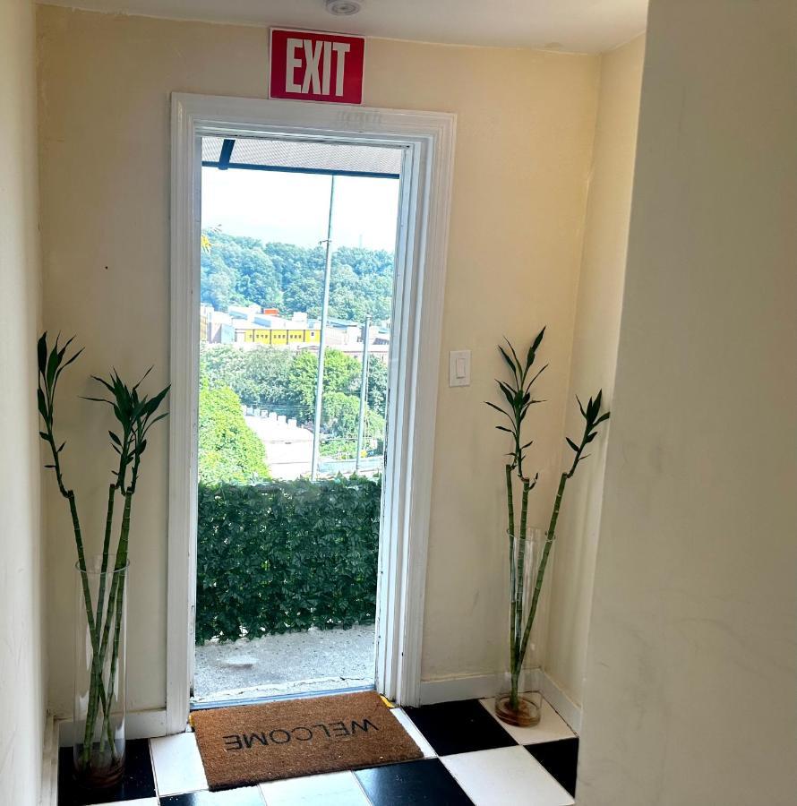 Hotel 4-A Diamond In Yonkers Esterno foto